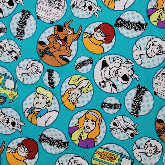 (2) Handmade Scooby-Doo Pillowcases - Picture 3 of 16